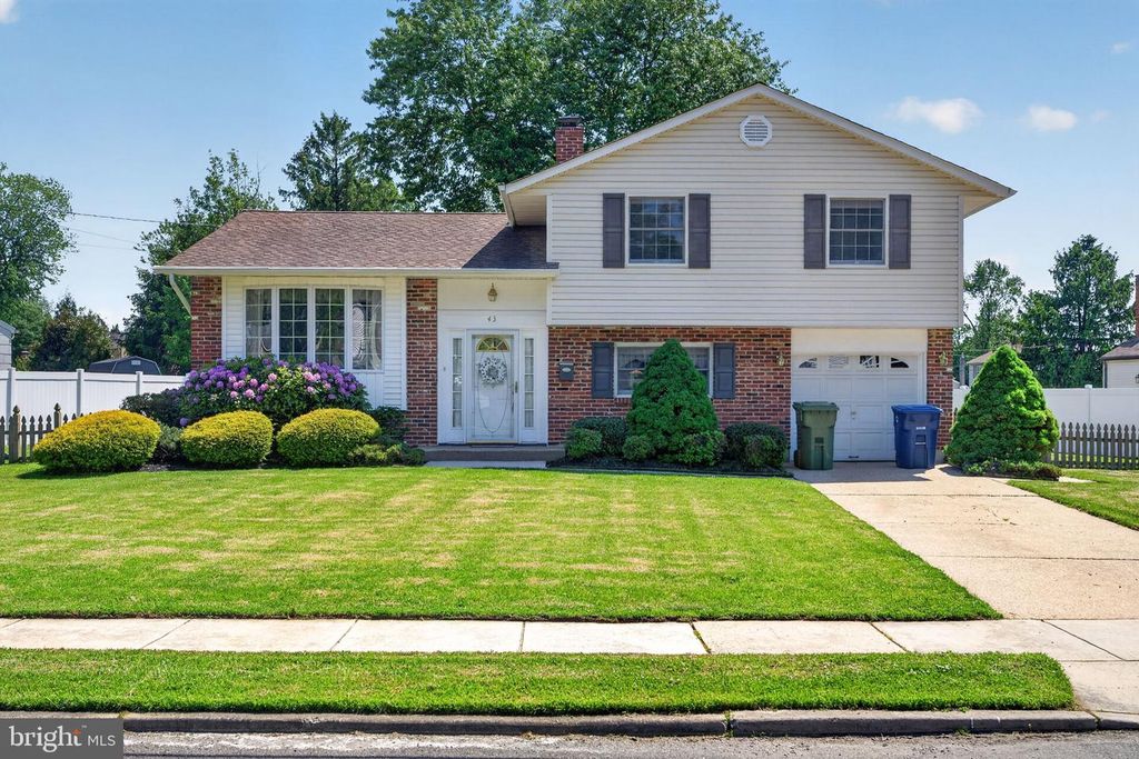 43 CHARTER OAK LN, Marlton, NJ 08053