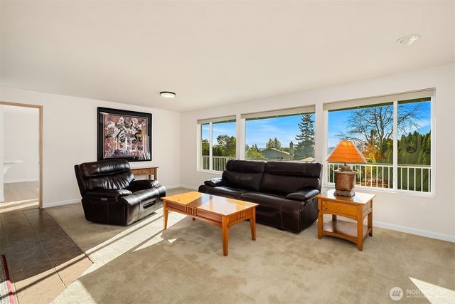 7081 47th Avenue W, Mukilteo, WA 98275