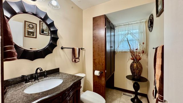 1348 Berry Lane, Flossmoor, IL 60422