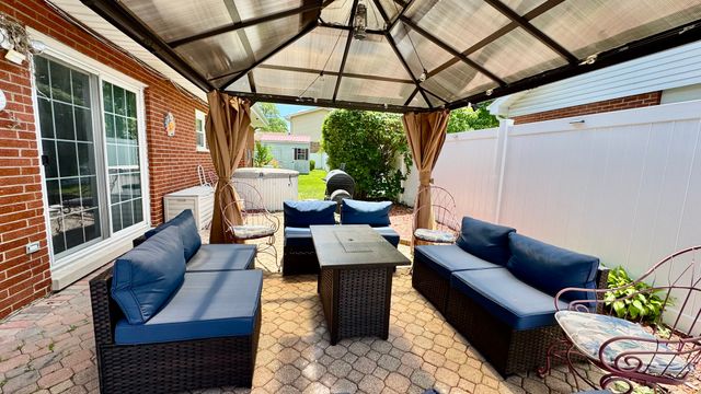 1348 Berry Lane, Flossmoor, IL 60422
