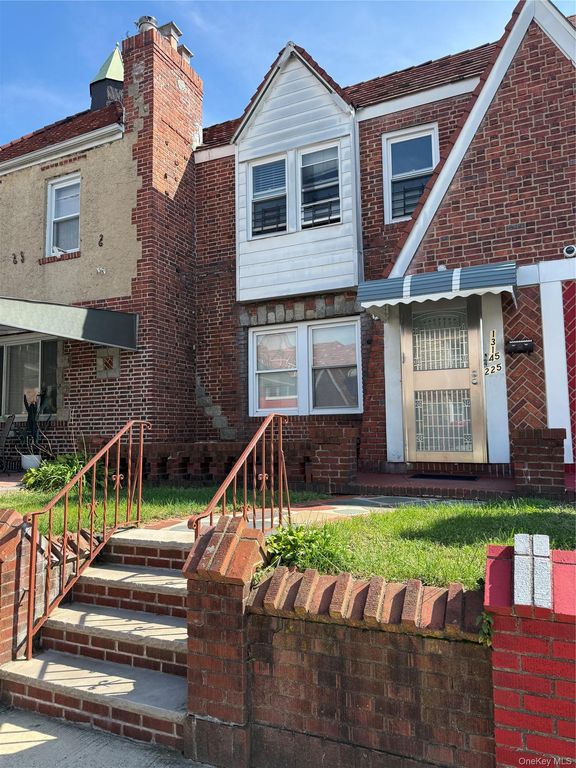 13145 225th Street, Laurelton, NY 11413