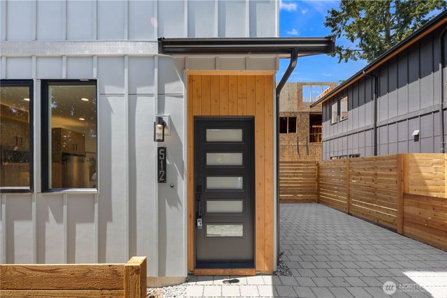 512 N 92nd Street, Seattle, WA 98103