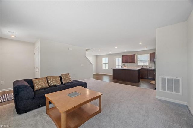 123 Good Hope LN, Portsmouth, VA 23702