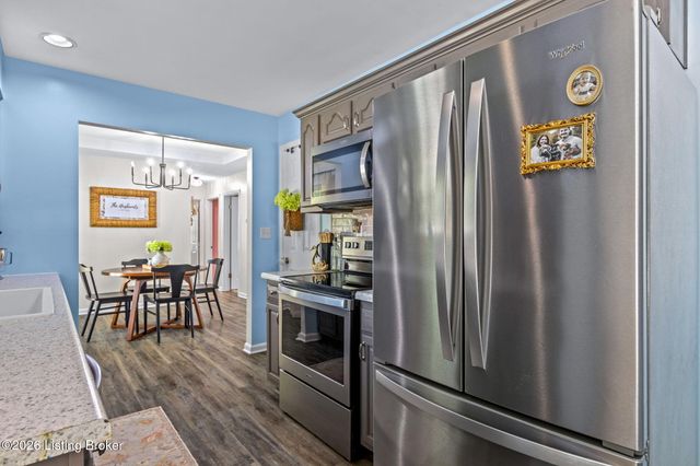 10001 Northridge Ct, Louisville, KY 40272