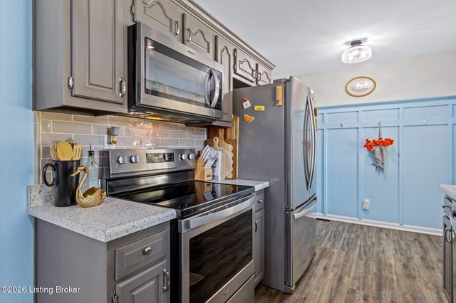 10001 Northridge Ct, Louisville, KY 40272