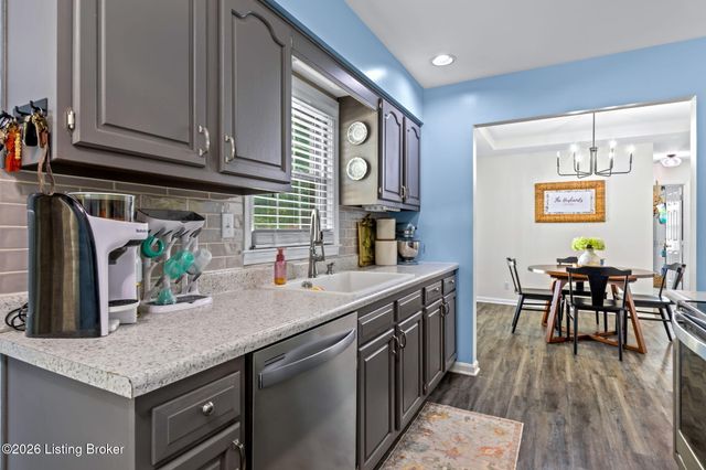 10001 Northridge Ct, Louisville, KY 40272