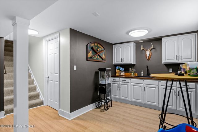 10001 Northridge Ct, Louisville, KY 40272