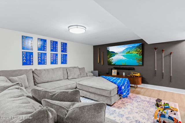 10001 Northridge Ct, Louisville, KY 40272