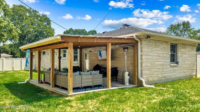 10001 Northridge Ct, Louisville, KY 40272