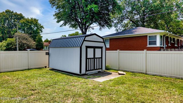 10001 Northridge Ct, Louisville, KY 40272