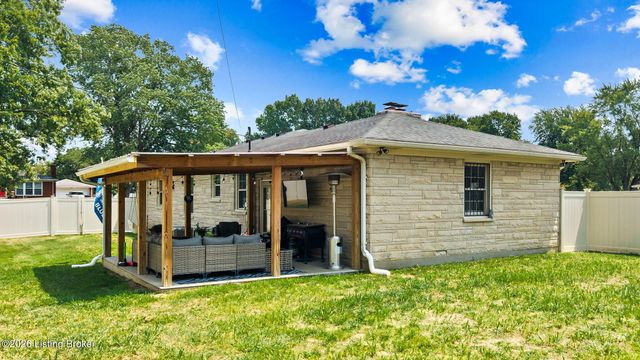 10001 Northridge Ct, Louisville, KY 40272