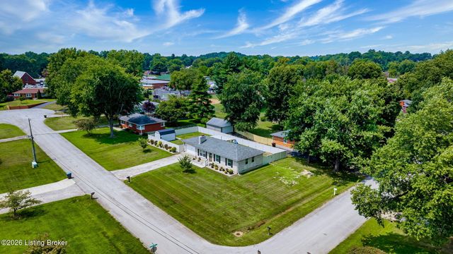 10001 Northridge Ct, Louisville, KY 40272