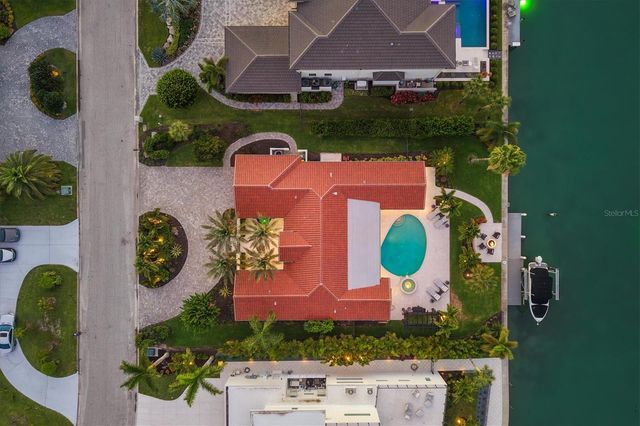 465 E ROYAL FLAMINGO DRIVE, Sarasota, FL 34236
