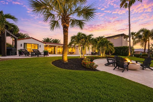465 E ROYAL FLAMINGO DRIVE, Sarasota, FL 34236