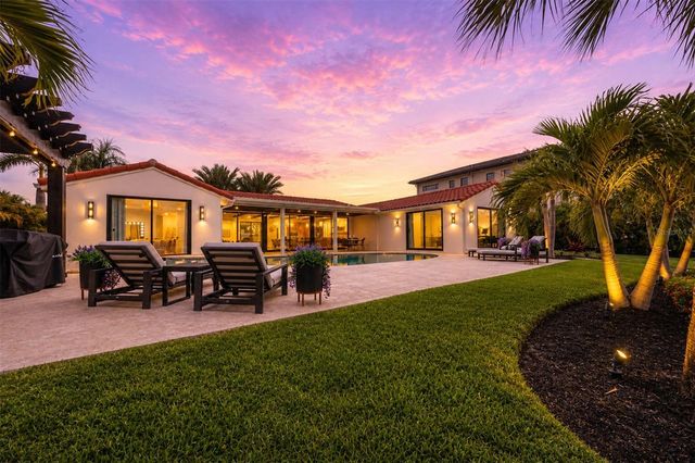 465 E ROYAL FLAMINGO DRIVE, Sarasota, FL 34236