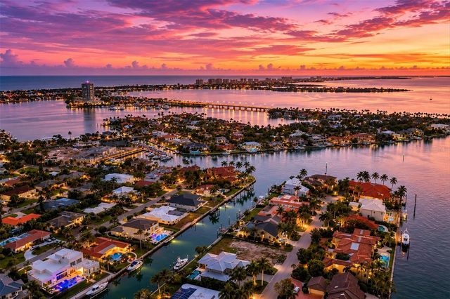 465 E ROYAL FLAMINGO DRIVE, Sarasota, FL 34236
