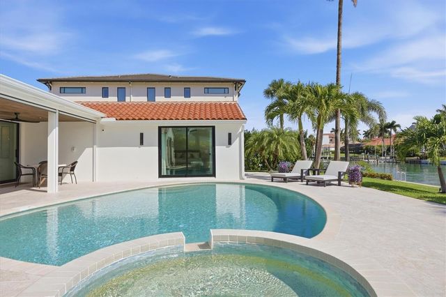 465 E ROYAL FLAMINGO DRIVE, Sarasota, FL 34236