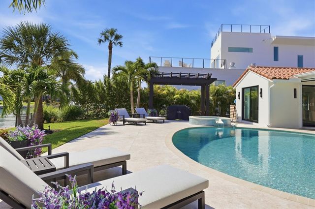 465 E ROYAL FLAMINGO DRIVE, Sarasota, FL 34236