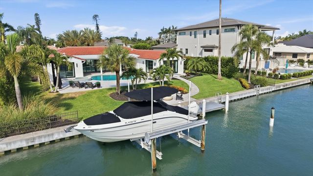 465 E ROYAL FLAMINGO DRIVE, Sarasota, FL 34236