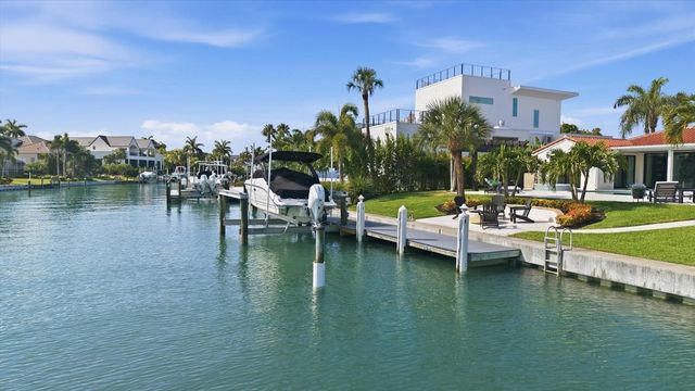 465 E ROYAL FLAMINGO DRIVE, Sarasota, FL 34236
