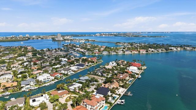 465 E ROYAL FLAMINGO DRIVE, Sarasota, FL 34236