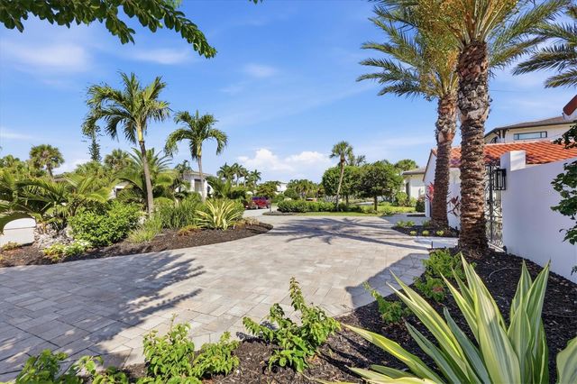 465 E ROYAL FLAMINGO DRIVE, Sarasota, FL 34236