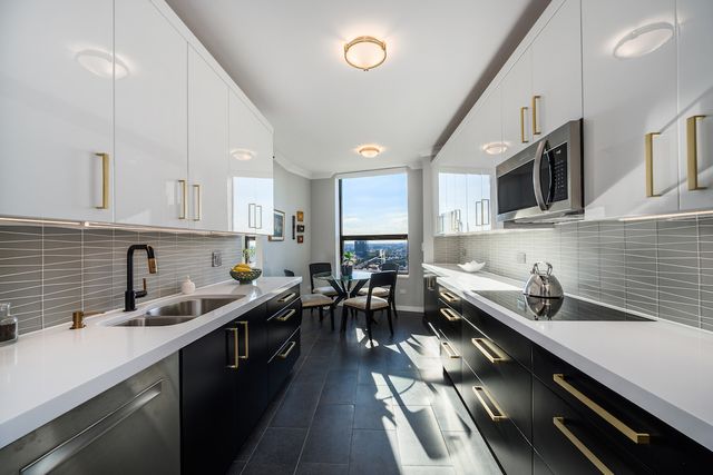 501 N Clinton Street 2105, Chicago, IL 60654