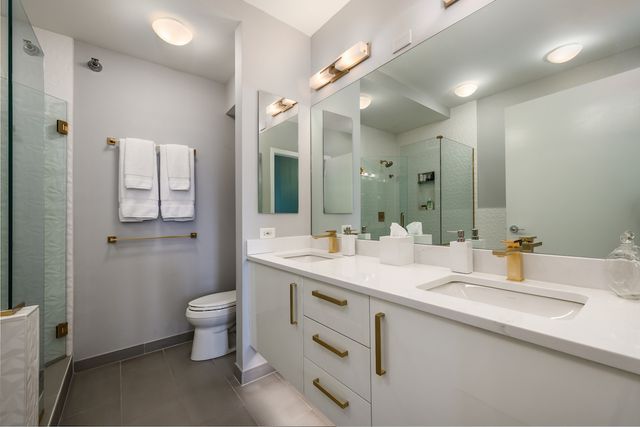 501 N Clinton Street 2105, Chicago, IL 60654