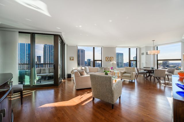 501 N Clinton Street 2105, Chicago, IL 60654