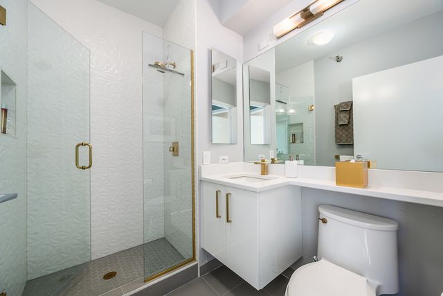 501 N Clinton Street 2105, Chicago, IL 60654