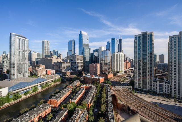 501 N Clinton Street 2105, Chicago, IL 60654
