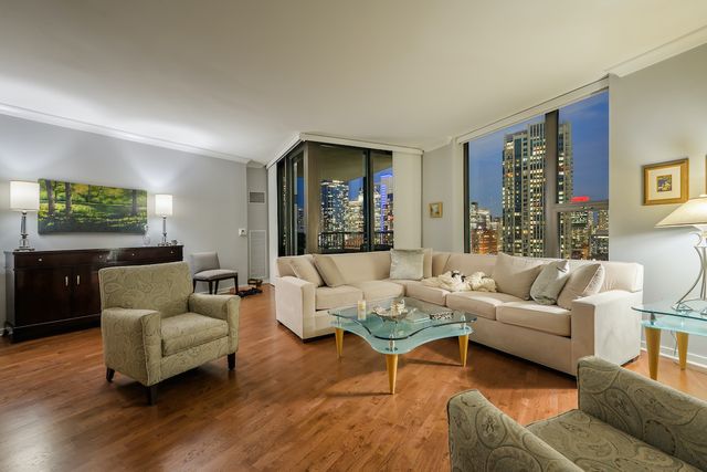 501 N Clinton Street 2105, Chicago, IL 60654