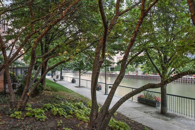 501 N Clinton Street 2105, Chicago, IL 60654