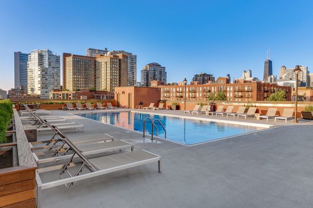 501 N Clinton Street 2105, Chicago, IL 60654
