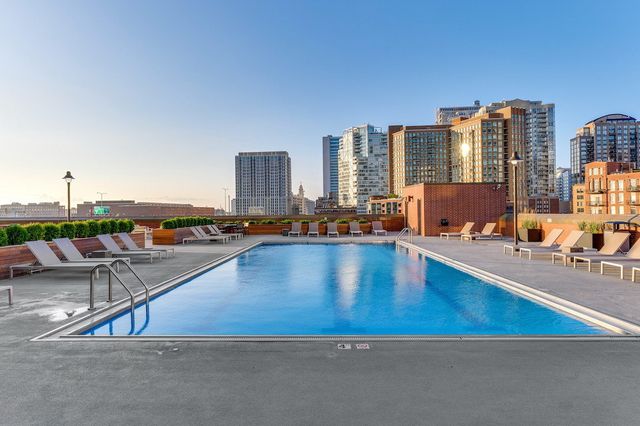 501 N Clinton Street 2105, Chicago, IL 60654