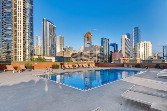 501 N Clinton Street 2105, Chicago, IL 60654