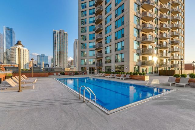 501 N Clinton Street 2105, Chicago, IL 60654