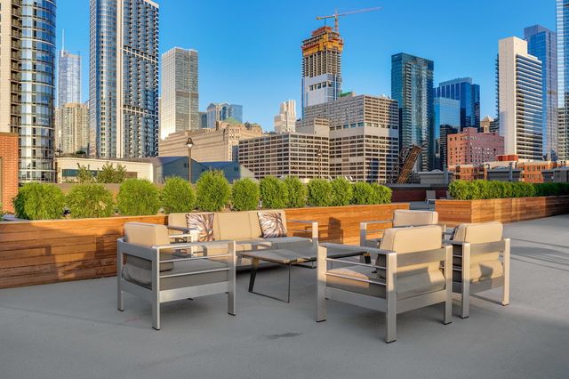 501 N Clinton Street 2105, Chicago, IL 60654