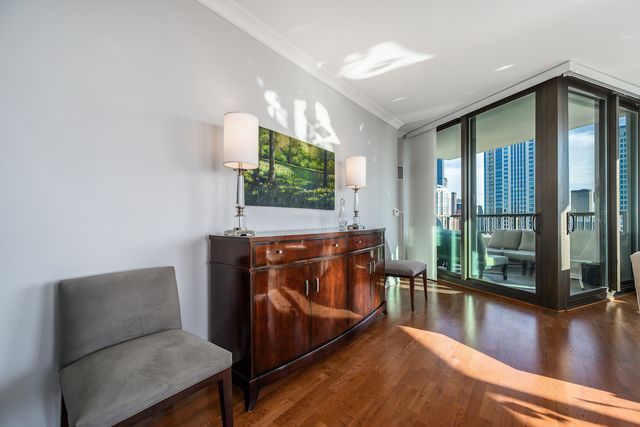 501 N Clinton Street 2105, Chicago, IL 60654