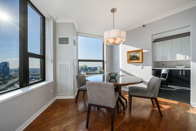 501 N Clinton Street 2105, Chicago, IL 60654