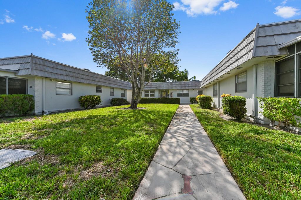 206 Valencia I, Delray Beach, FL 33446