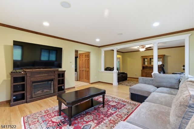 1 Old Mill Rd, Chester Twp., NJ 07930