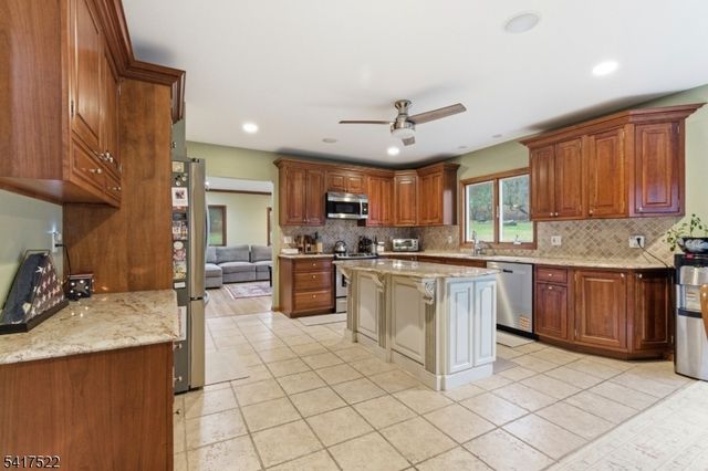 1 Old Mill Rd, Chester Twp., NJ 07930