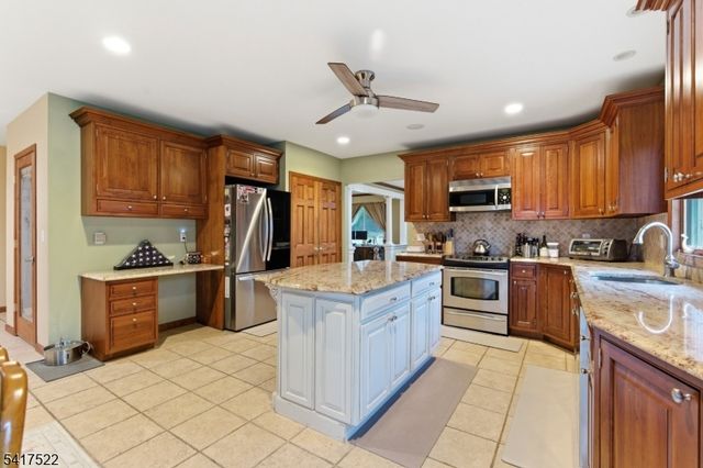 1 Old Mill Rd, Chester Twp., NJ 07930