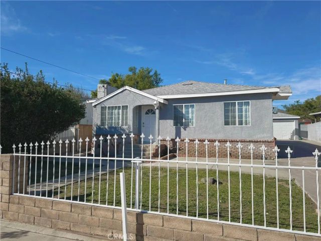 14233 Dyer Street, Sylmar, CA 91342