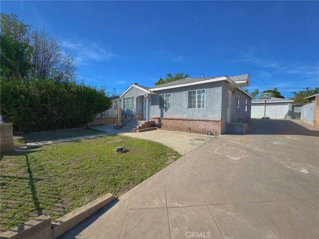 14233 Dyer Street, Sylmar, CA 91342