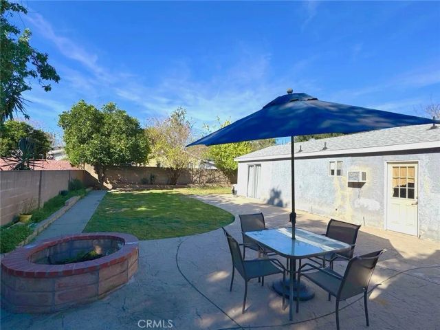 14233 Dyer Street, Sylmar, CA 91342