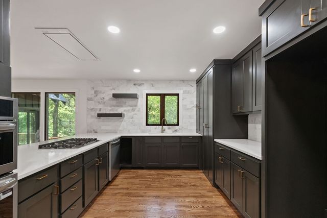 101 N Dogwood Street, Siloam Springs, AR 72761