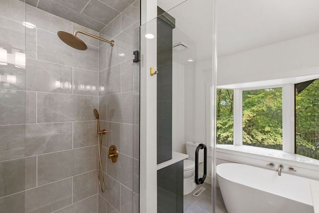 101 N Dogwood Street, Siloam Springs, AR 72761