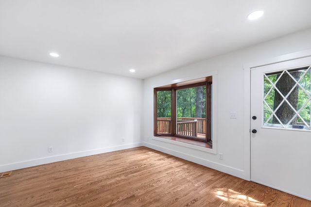 101 N Dogwood Street, Siloam Springs, AR 72761